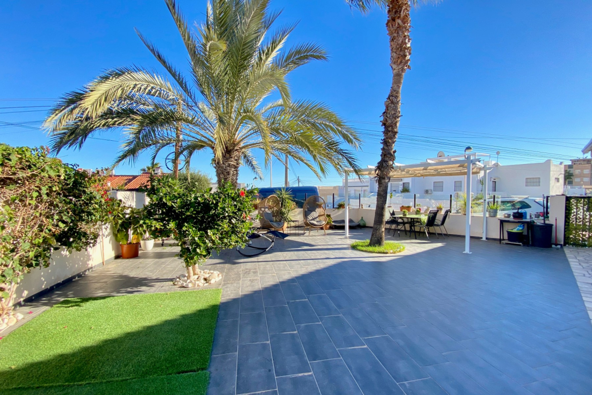 House for Sale in Torrevieja with Sea View | 3 Bed, 2 Bath Near La Mata Beach, Alicante, Spain