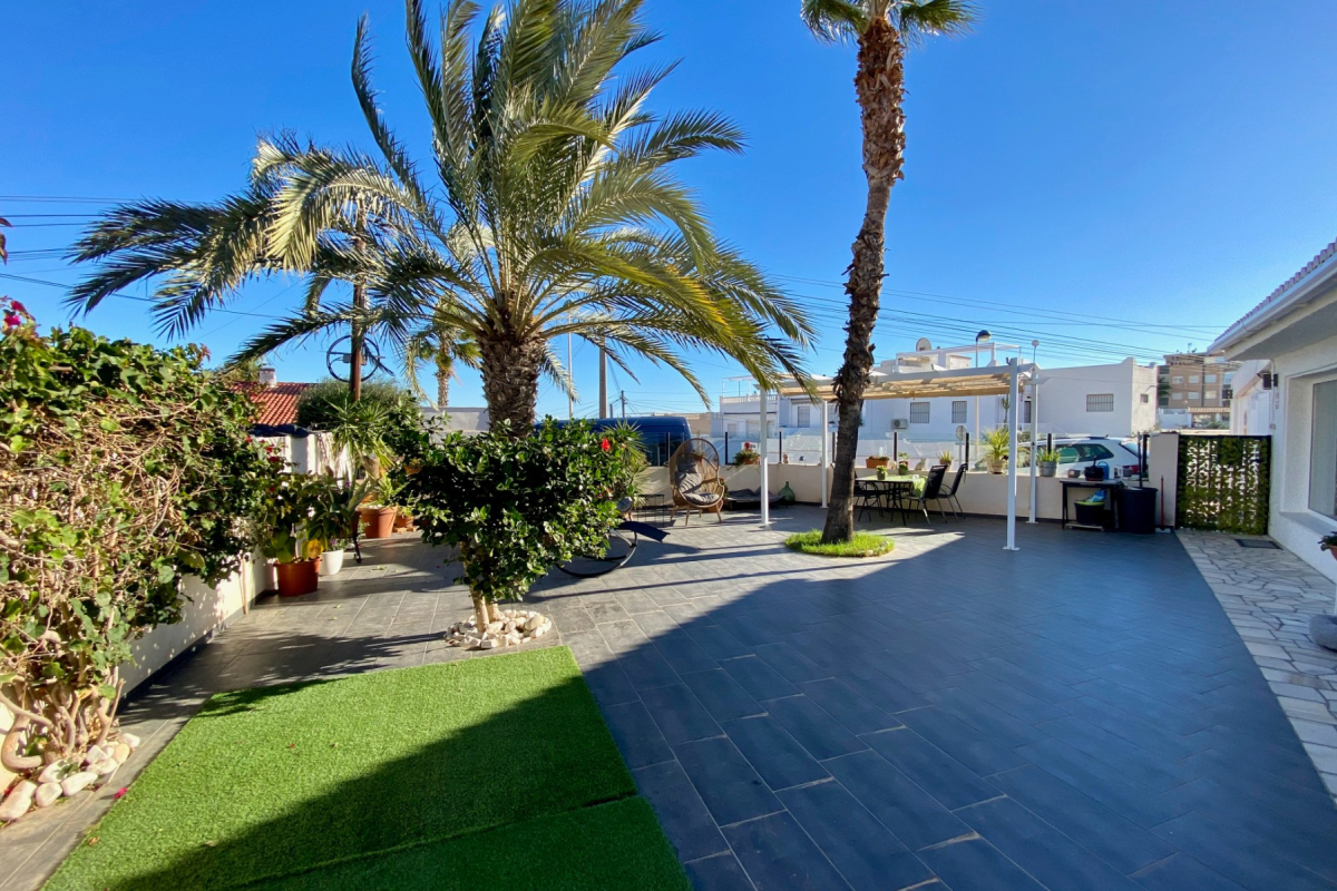 House for Sale in Torrevieja with Sea View | 3 Bed, 2 Bath Near La Mata Beach, Alicante, Spain